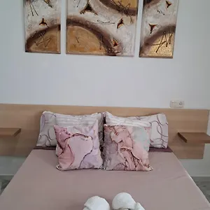 Azahar Fibes Y Garaje-wifi Gratis Apartamento Sevilla